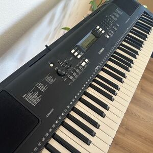 Yamaha Black Keyboard
